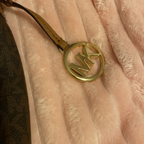 Michael Kors bag - Picture 3 of 8